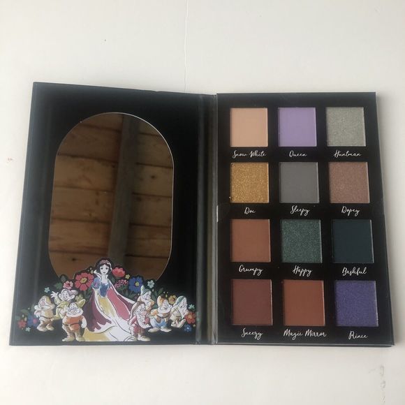 Taste Beauty Disney Snow White & Seven Dwarfs Eyeshadow Palette - Picture 4 of 6